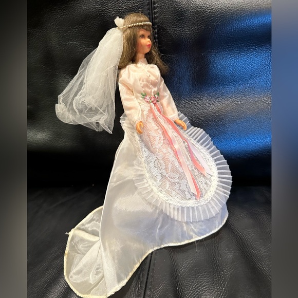 Vintage Barbie Wedding Dress and Vail from 1960s - Picture 1 of 6